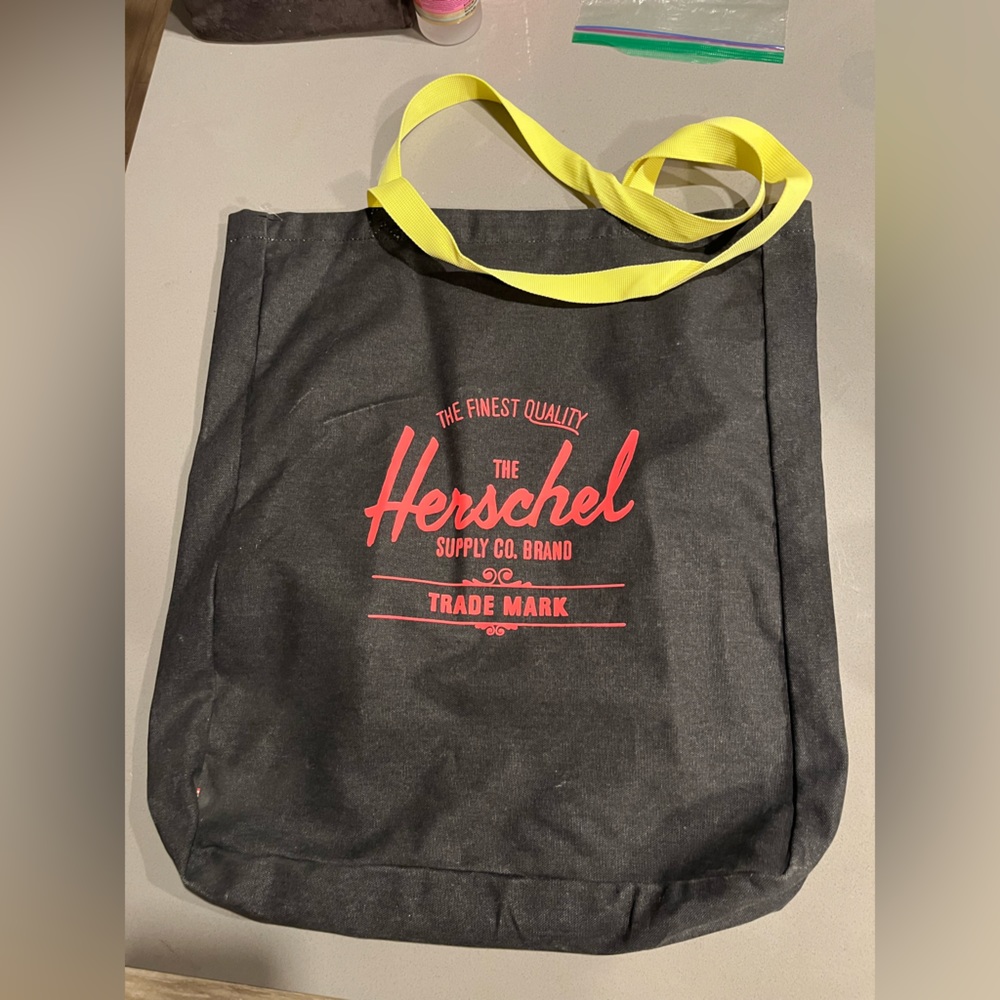 Herschel tote